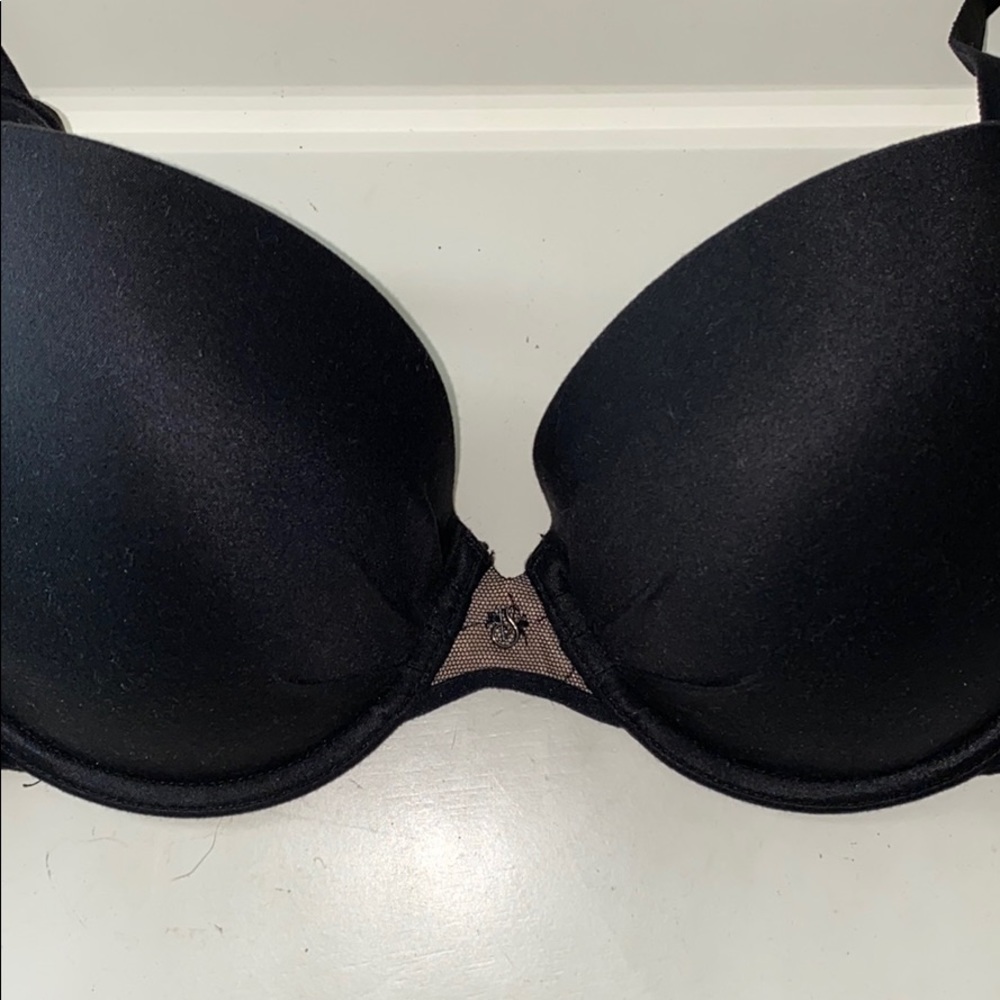 VICTORIA SECRET BRA 32D “Fabulous” by VS Black